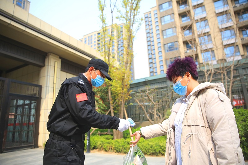 （疫情防控）“有你們‘守門’，我們業主放(2533190)-20220325101951.jpg